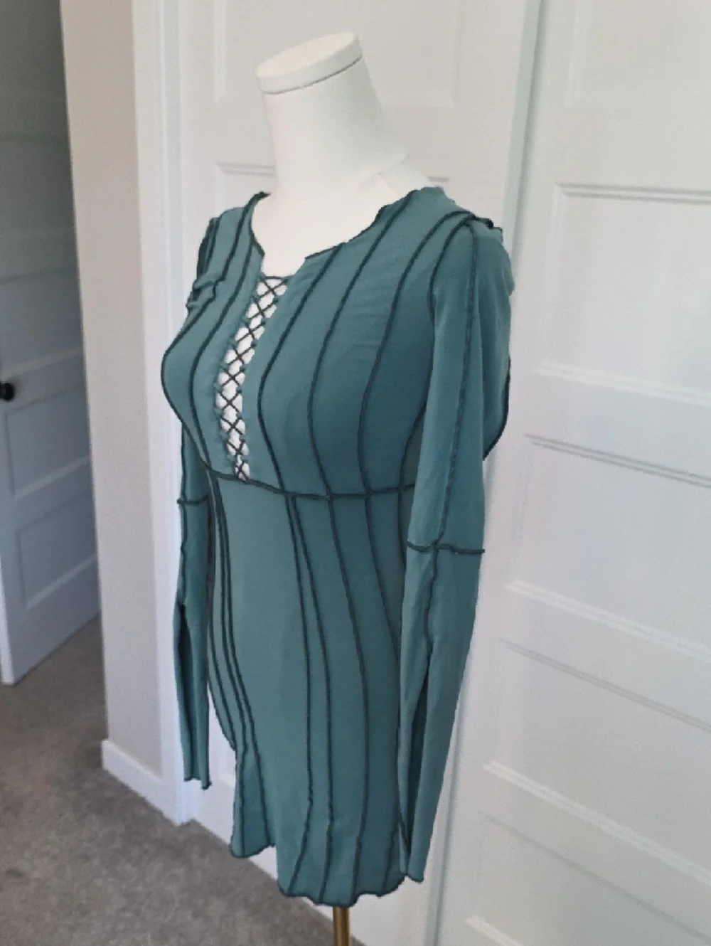 Long-Sleeve Teal Lace-Up Bodycon Dress - Picture 3 of 4